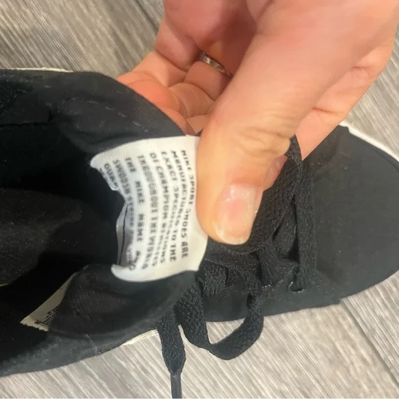 Nike Black and White Classic Sneakers - Picture 5 of 6